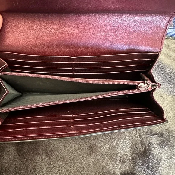 Gucci Long Wallet with lovely GG heart ♥️ - Picture 8 of 14